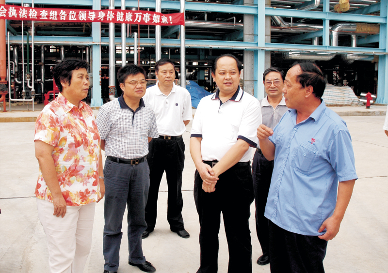 2008年9月10日，湖北省人大常委副主任蔣大國來公司，對公司《勞動合同法》實(shí)施情況進(jìn)行檢查